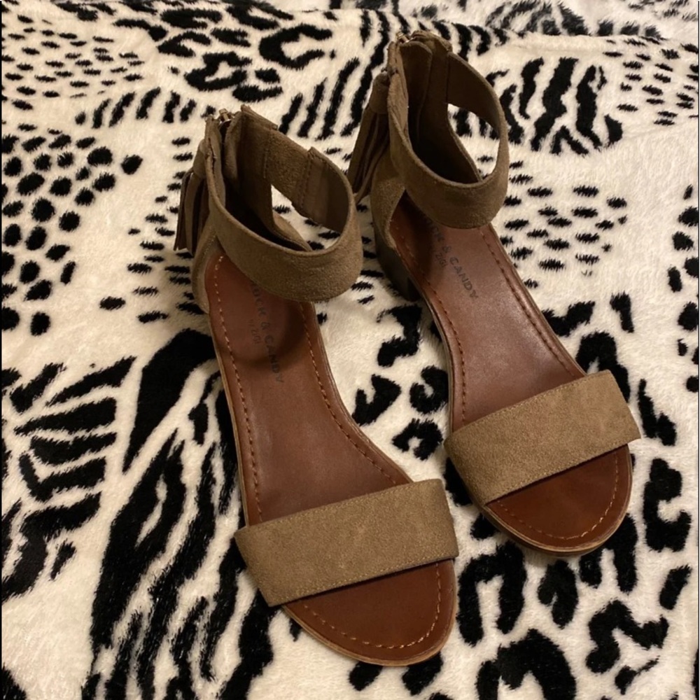 Cute tassel zip up sandals